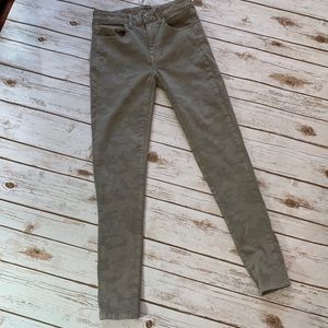American Eagle 2R Hi-Rise Jegging Skinny Camo